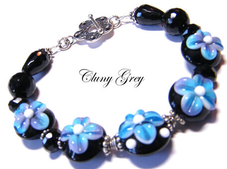 lampwork bracelet with blue flower beads and onyxPicture