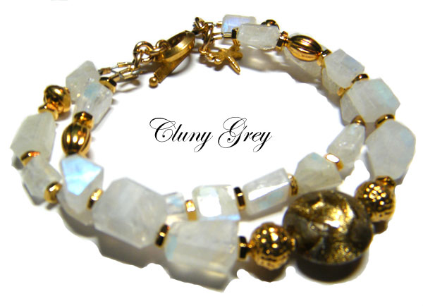 Pearl Bracelet Light Gray Pearl and Flash Rainbow Moonstone Gemstones Boutique Style Bracelet Boho Chic Wedding Jewelry Bracelet.